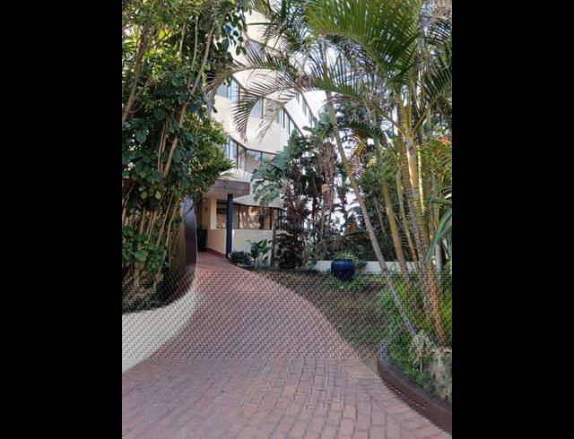 2 BEDROOM APARTMENT FOR SALE IN UMHLANGA ROCKS